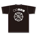 黒Tシャツに白プリント